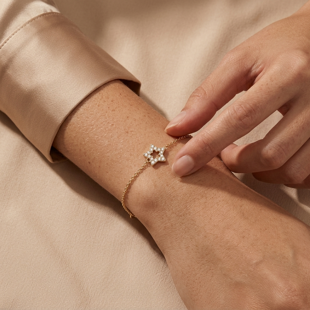 Solid Gold Round Diamond Minimalist Bracelet – 0.08 ct